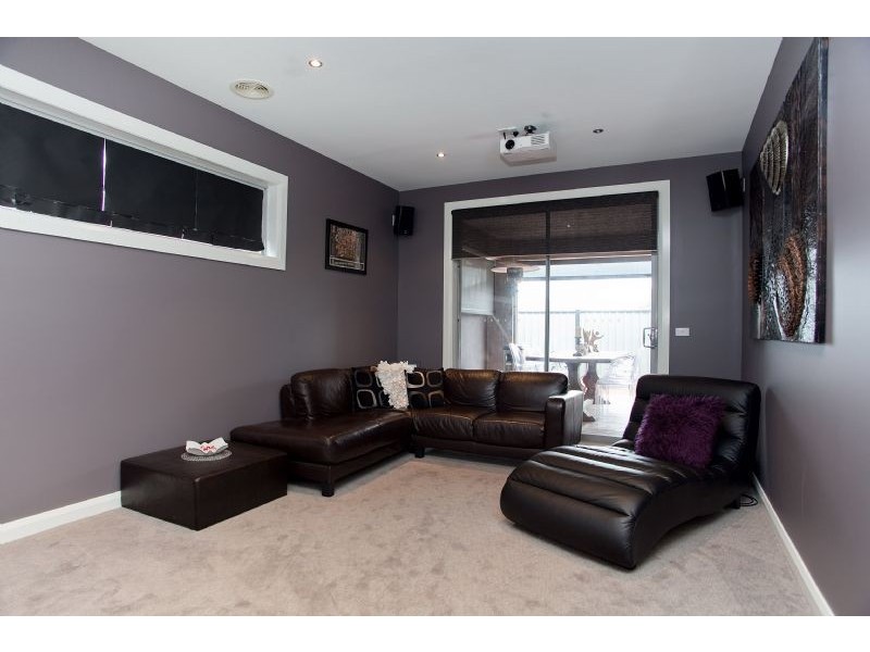 8 Habitat Drive, Craigieburn VIC 3064