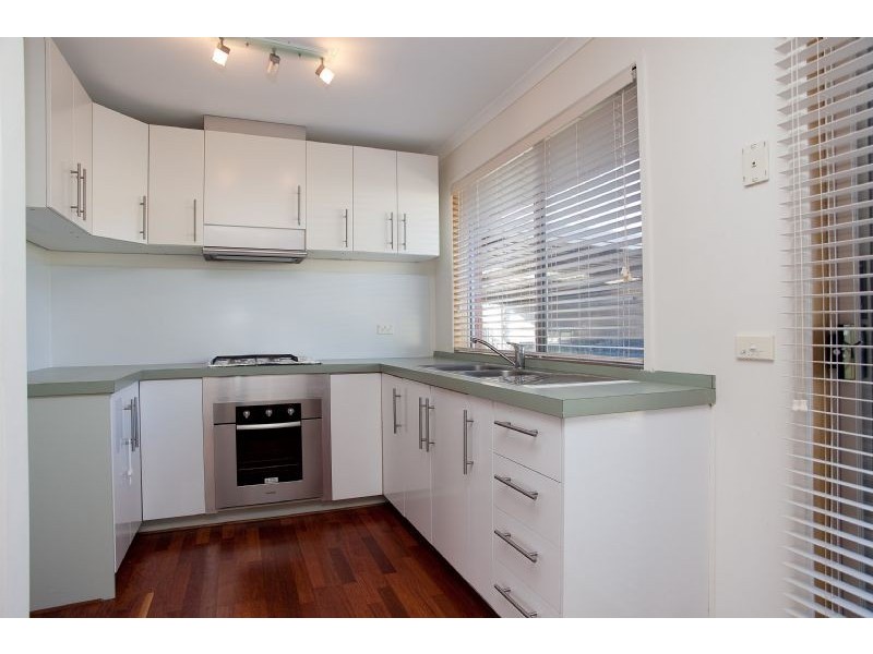 76 Banbury Crescent, Craigieburn VIC 3064