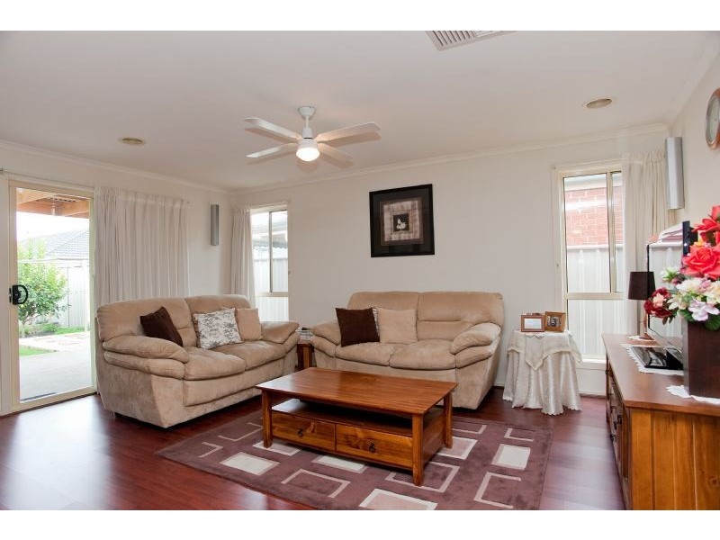 12 Willmott Drive, Craigieburn VIC 3064