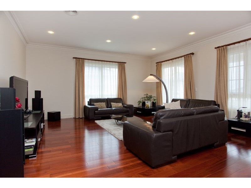 37 Royal Terrace, Craigieburn VIC 3064