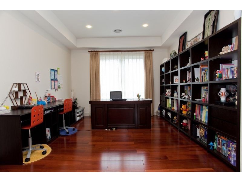 37 Royal Terrace, Craigieburn VIC 3064