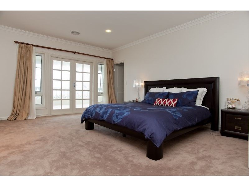 37 Royal Terrace, Craigieburn VIC 3064