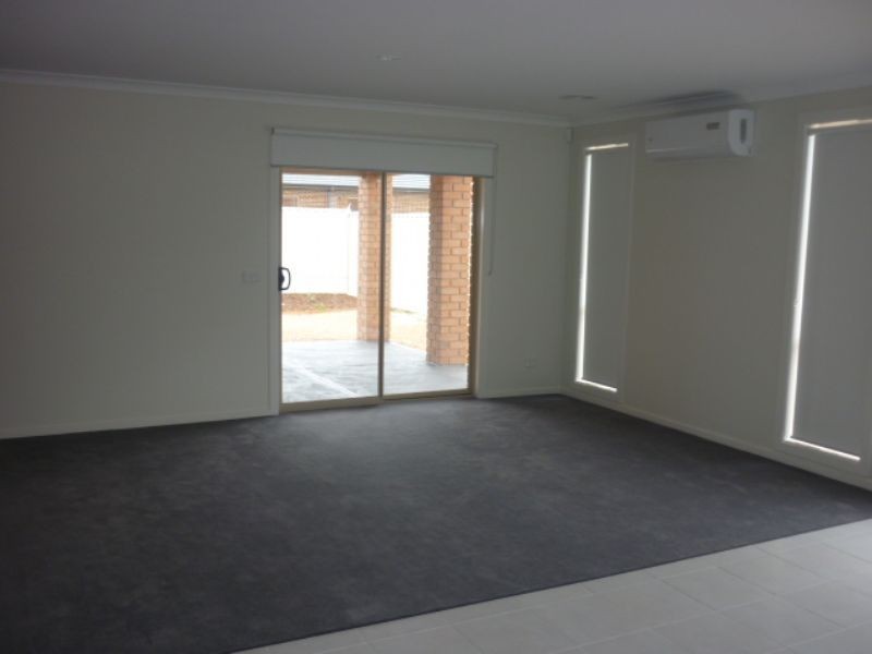 27 Cable Circuit, Craigieburn VIC 3064