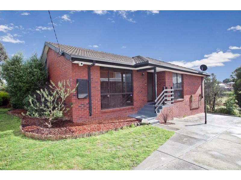 11 Gillingham Crescent, Craigieburn VIC 3064