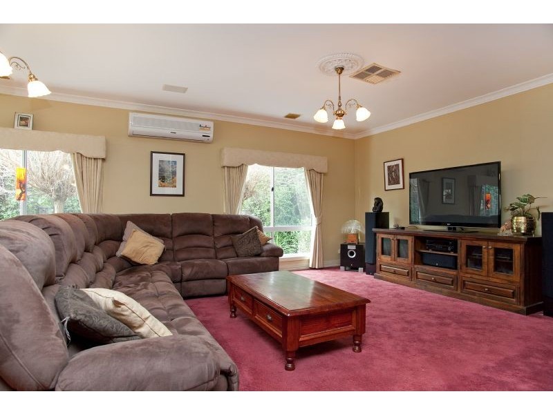 6 Sunset Court, Craigieburn VIC 3064