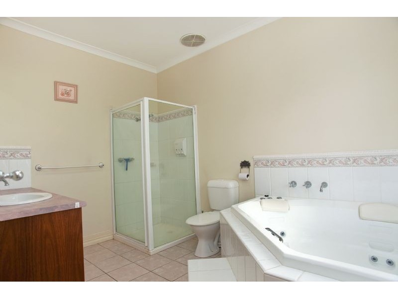 6 Sunset Court, Craigieburn VIC 3064