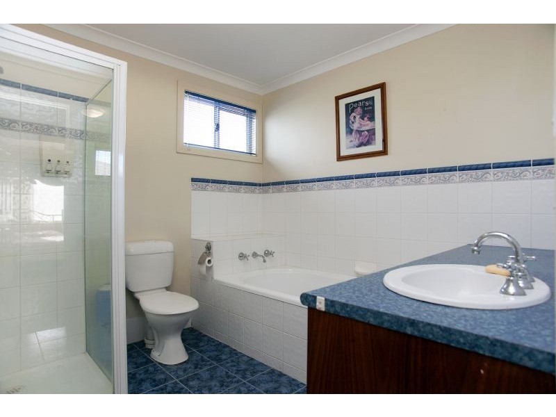 6 Sunset Court, Craigieburn VIC 3064