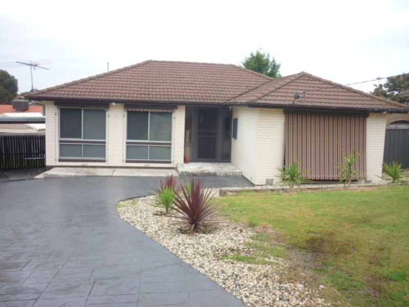 9 Taunton Place, Gladstone Park VIC 3043