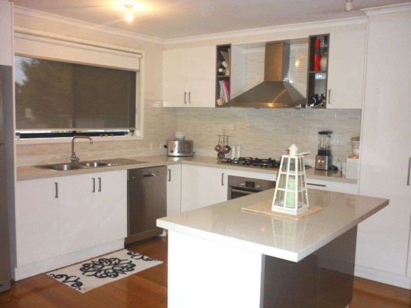 9 Taunton Place, Gladstone Park VIC 3043