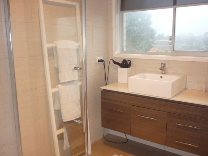 9 Taunton Place, Gladstone Park VIC 3043