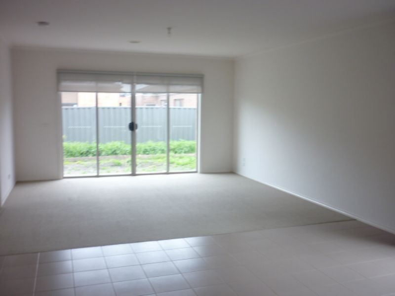 46 Kinglake Cres, Craigieburn VIC 3064