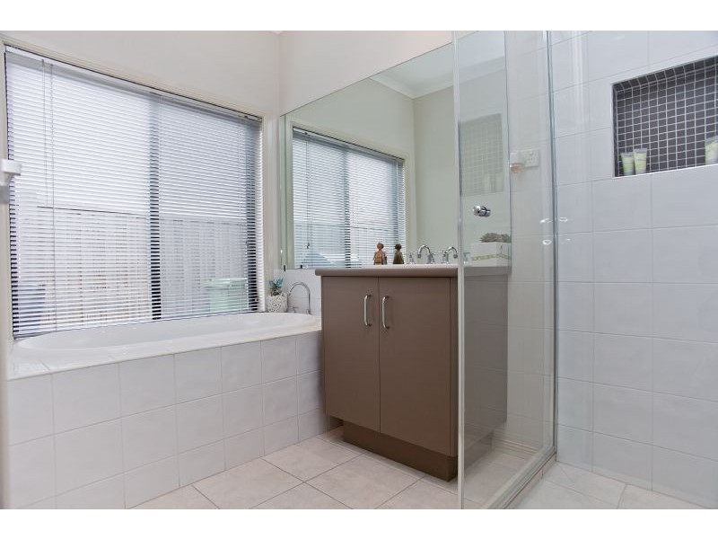 5 Osprey Place, Craigieburn VIC 3064