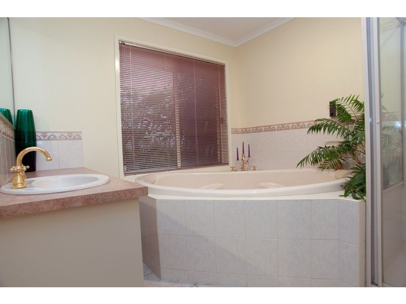 69 Creekwood Drive, Craigieburn VIC 3064