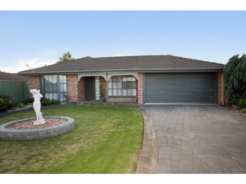8 Plymouth Court, Craigieburn VIC 3064