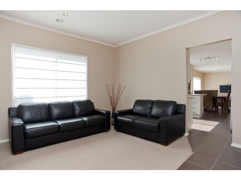 14 Princes Circuit, Craigieburn VIC 3064