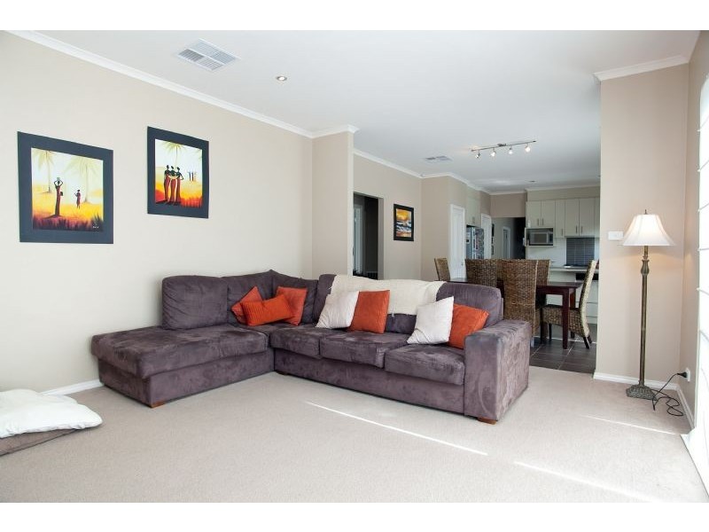 14 Princes Circuit, Craigieburn VIC 3064