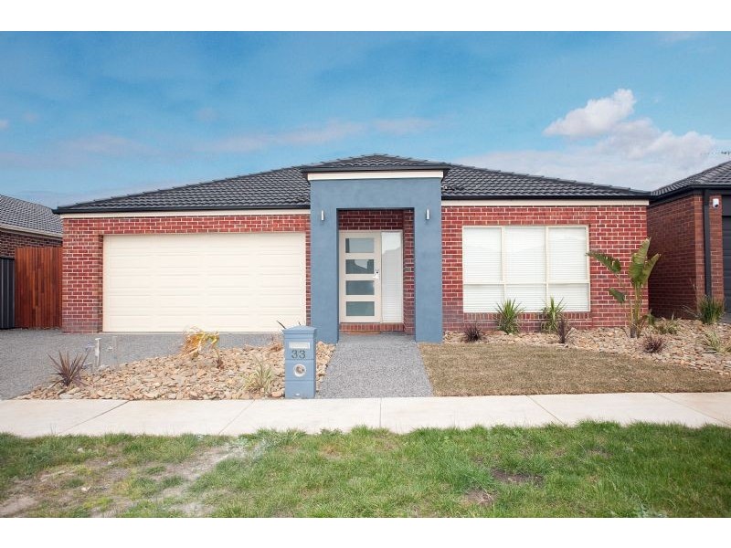 33 Thorngrove Avenue, Craigieburn VIC 3064