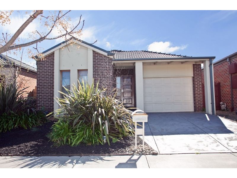 31 Dalwhinnie Crescent, Craigieburn VIC 3064