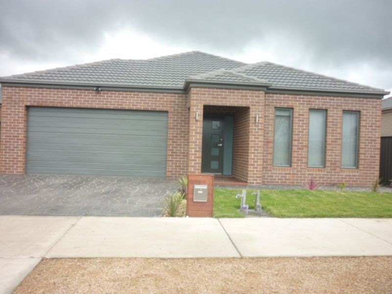 5 Thorngrove Avenue, Craigieburn VIC 3064