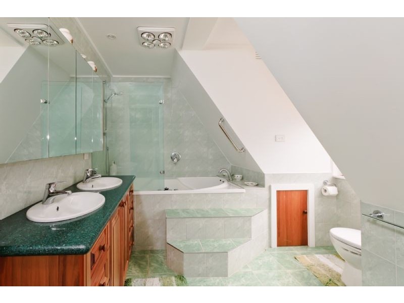 40 Bardwell Drive, Mickleham VIC 3064