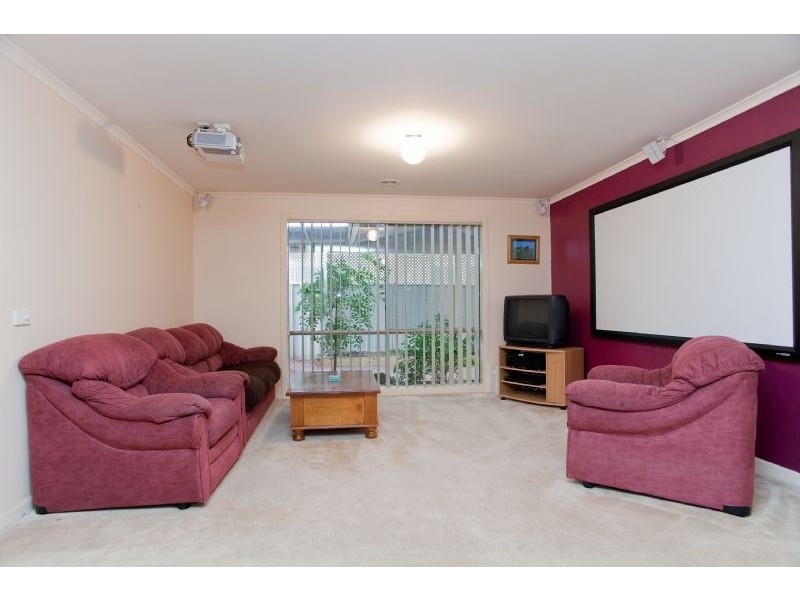 4 Elmwood Place, Craigieburn VIC 3064