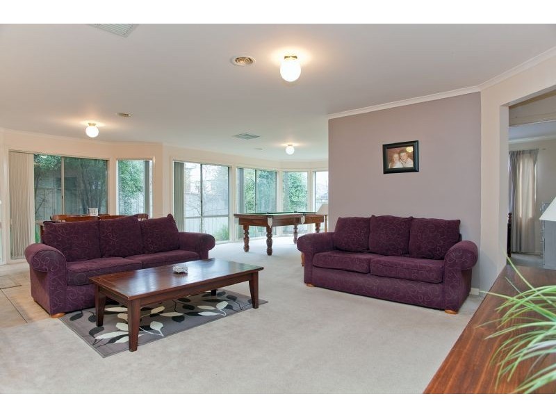 4 Elmwood Place, Craigieburn VIC 3064