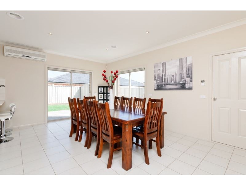 71 Mission Hills Way, Craigieburn VIC 3064
