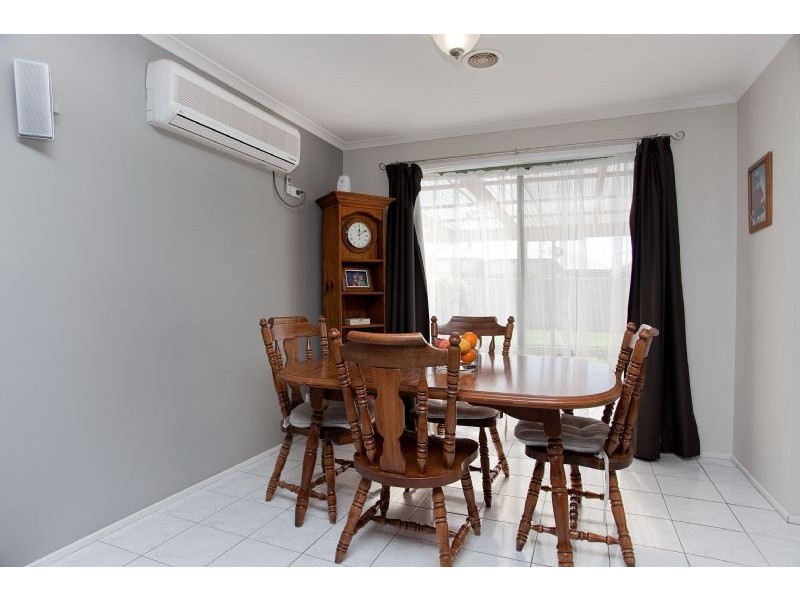 8 Waterdale Rise, Craigieburn VIC 3064