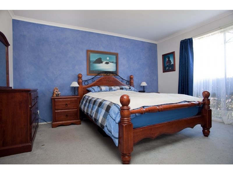 8 Waterdale Rise, Craigieburn VIC 3064