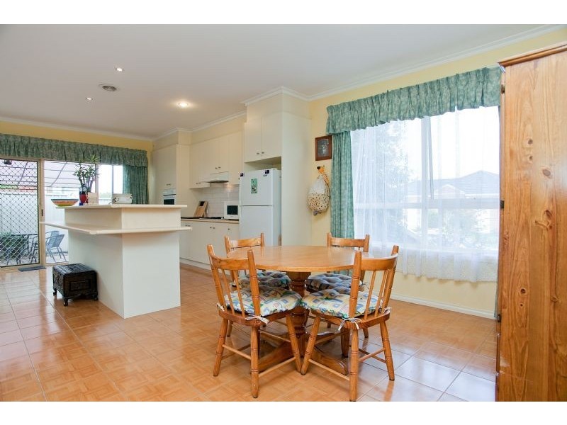 12 Shearwater Place, Craigieburn VIC 3064