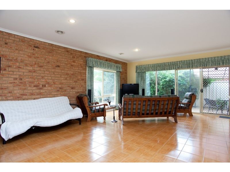12 Shearwater Place, Craigieburn VIC 3064