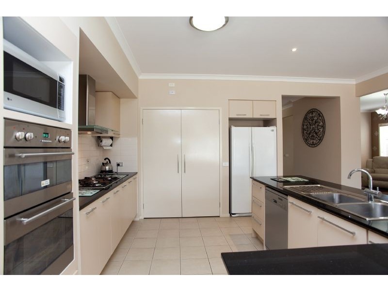 6 Crewe Lane, Craigieburn VIC 3064