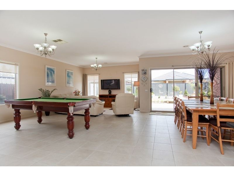 6 Crewe Lane, Craigieburn VIC 3064