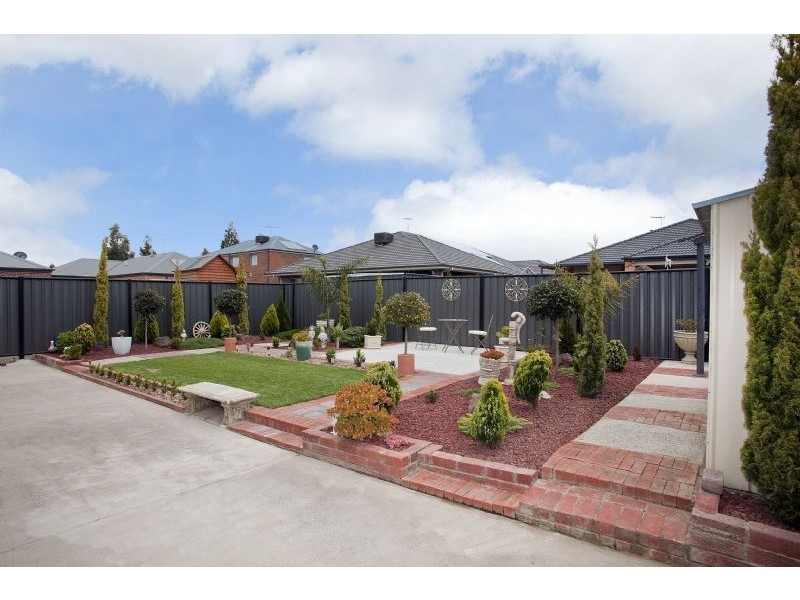 6 Crewe Lane, Craigieburn VIC 3064