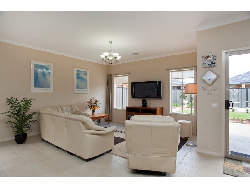 6 Crewe Lane, Craigieburn VIC 3064