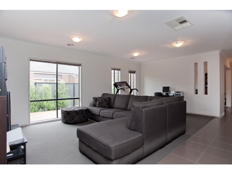 19 Ebony Circuit, Craigieburn VIC 3064