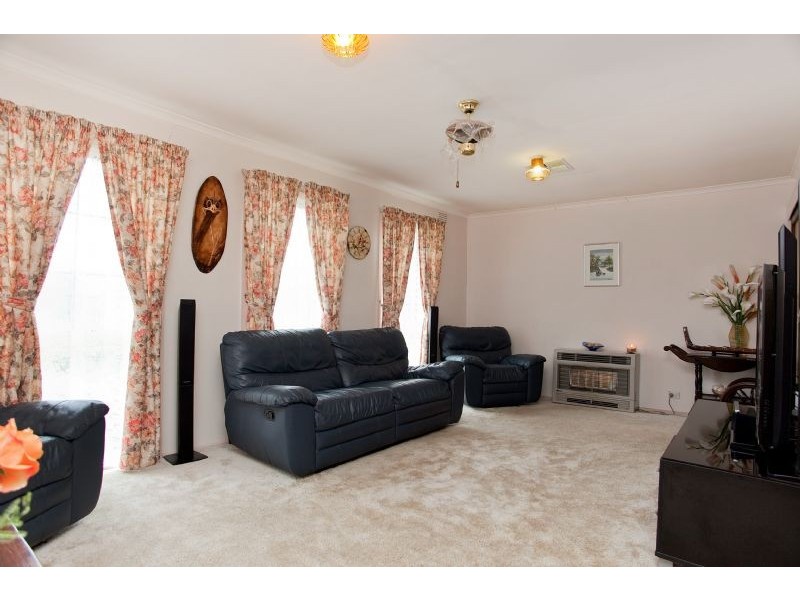 2 Northern Crescent, Craigieburn VIC 3064