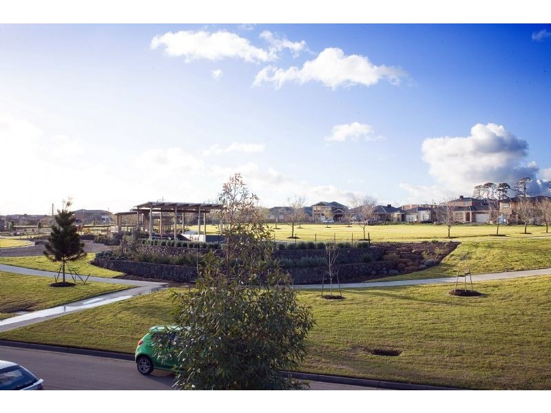 3 Heathcliffe Lane, Craigieburn VIC 3064