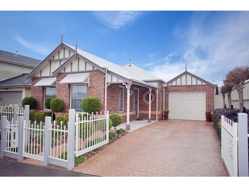 18 Garfield Way, Craigieburn VIC 3064