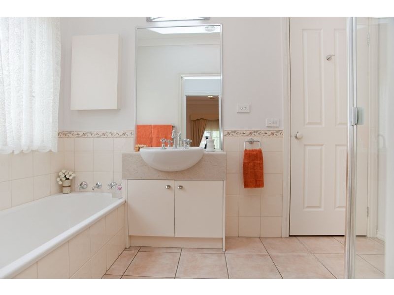 18 Garfield Way, Craigieburn VIC 3064