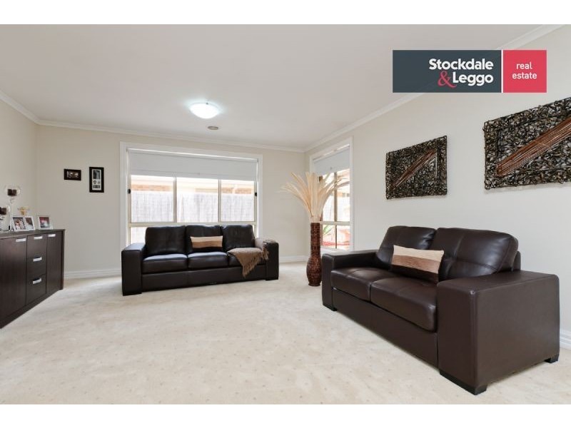 2 Bingin Place, Craigieburn VIC 3064