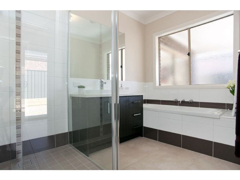 60 Bridgehaven Drive, Craigieburn VIC 3064