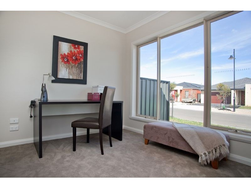60 Bridgehaven Drive, Craigieburn VIC 3064