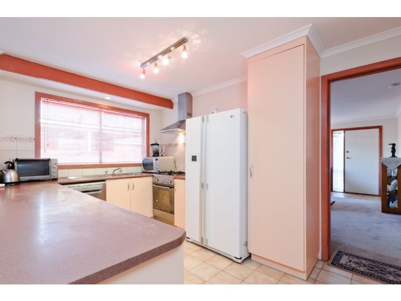 8 Judge Place, Roxburgh Park VIC 3064