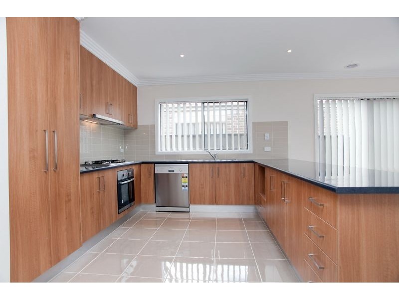 87 Charteris Drive, Craigieburn VIC 3064