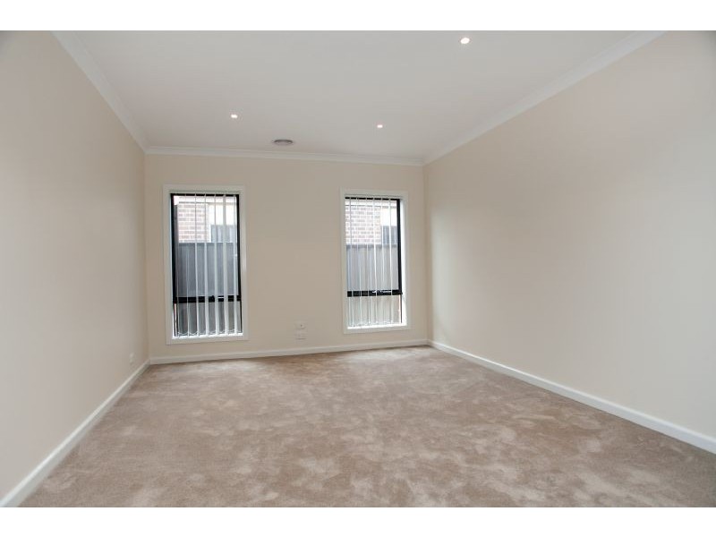 87 Charteris Drive, Craigieburn VIC 3064