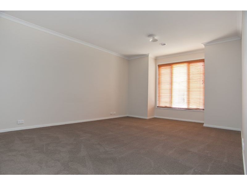27 Wattletree Street, Craigieburn VIC 3064
