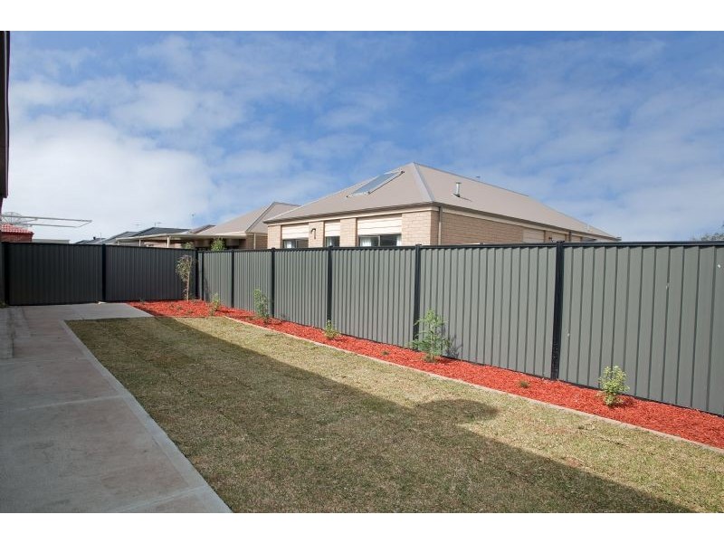 27 Wattletree Street, Craigieburn VIC 3064