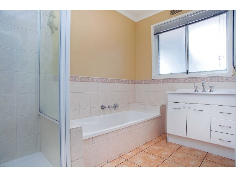 11 Kingston Heath Court, Craigieburn VIC 3064