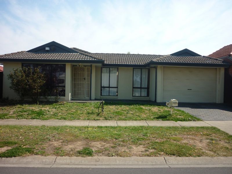 91 Rossiter Avenue, Roxburgh Park VIC 3064